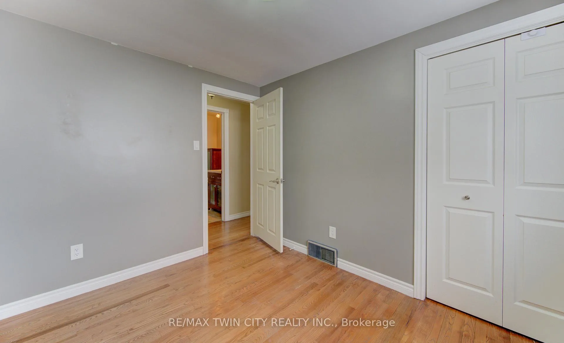 Photo 17 of Unit A, 600 Mount Anne Drive, Waterloo — HOMEH