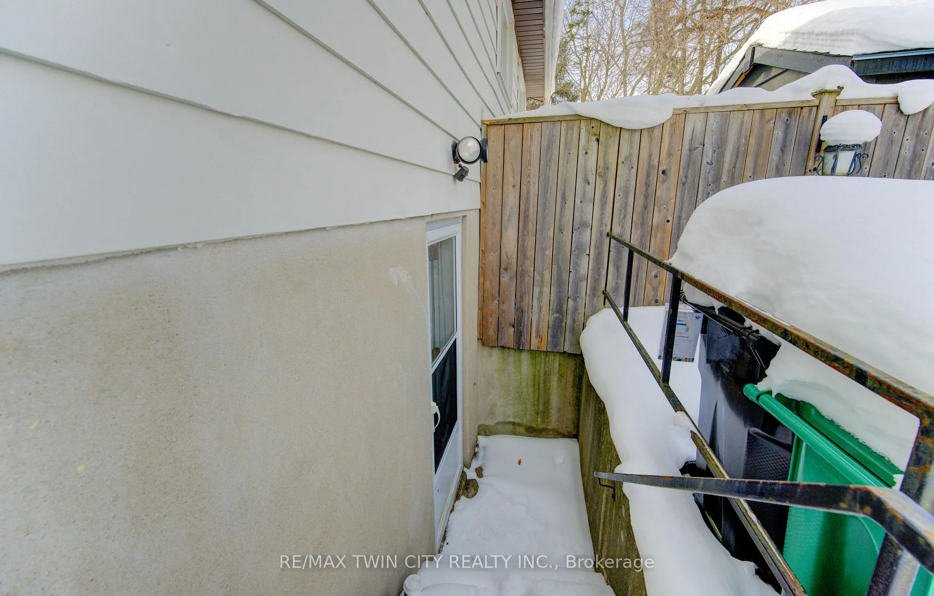 Photo 27 of Unit A, 600 Mount Anne Drive, Waterloo — HOMEH