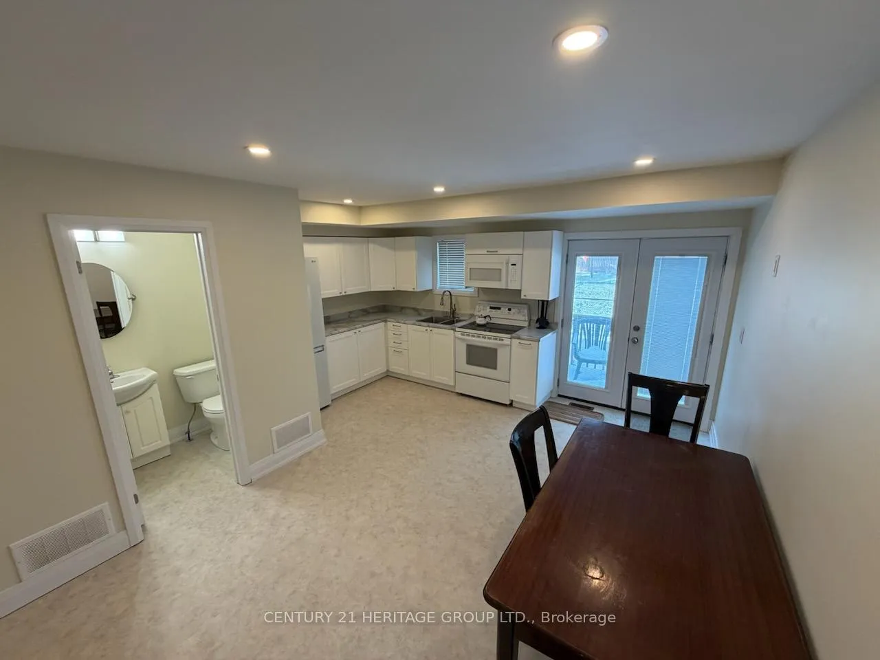Front of 2286B Somers Boulevard