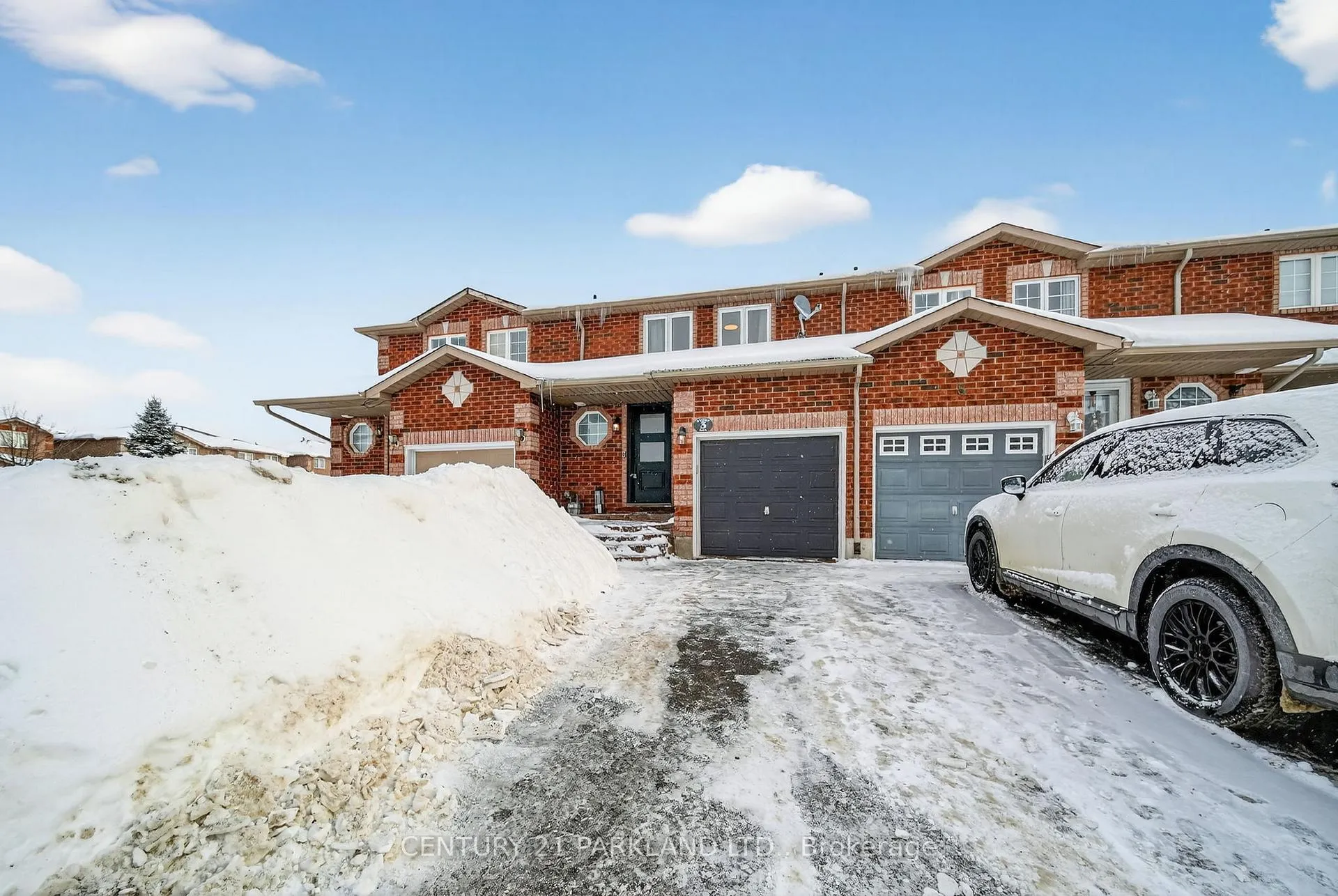 Photo 1 of 3 Majesty Boulevard, Barrie, Innis-Shore — HOMEH