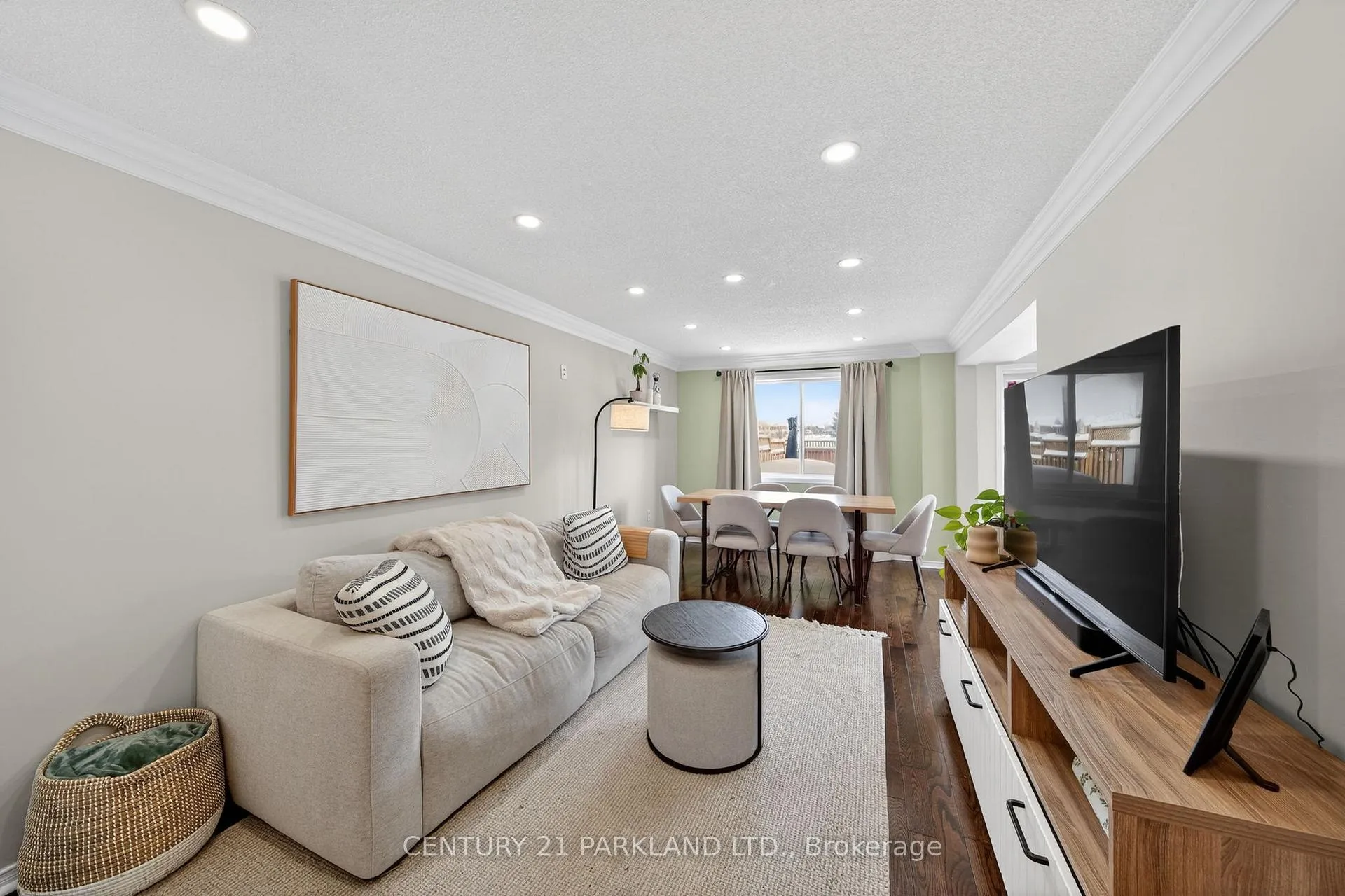 Photo 5 of 3 Majesty Boulevard, Barrie, Innis-Shore — HOMEH
