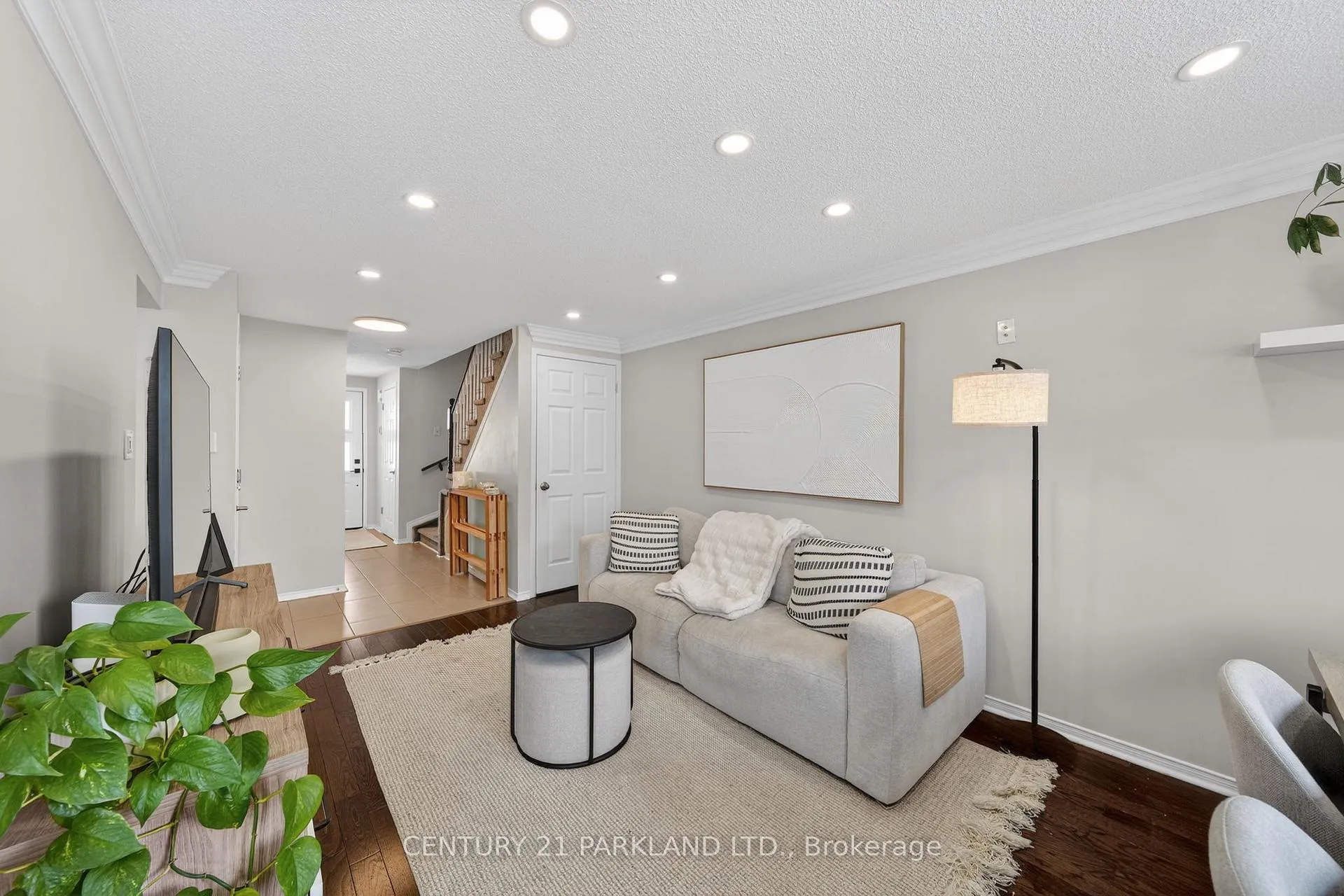 Photo 6 of 3 Majesty Boulevard, Barrie, Innis-Shore — HOMEH