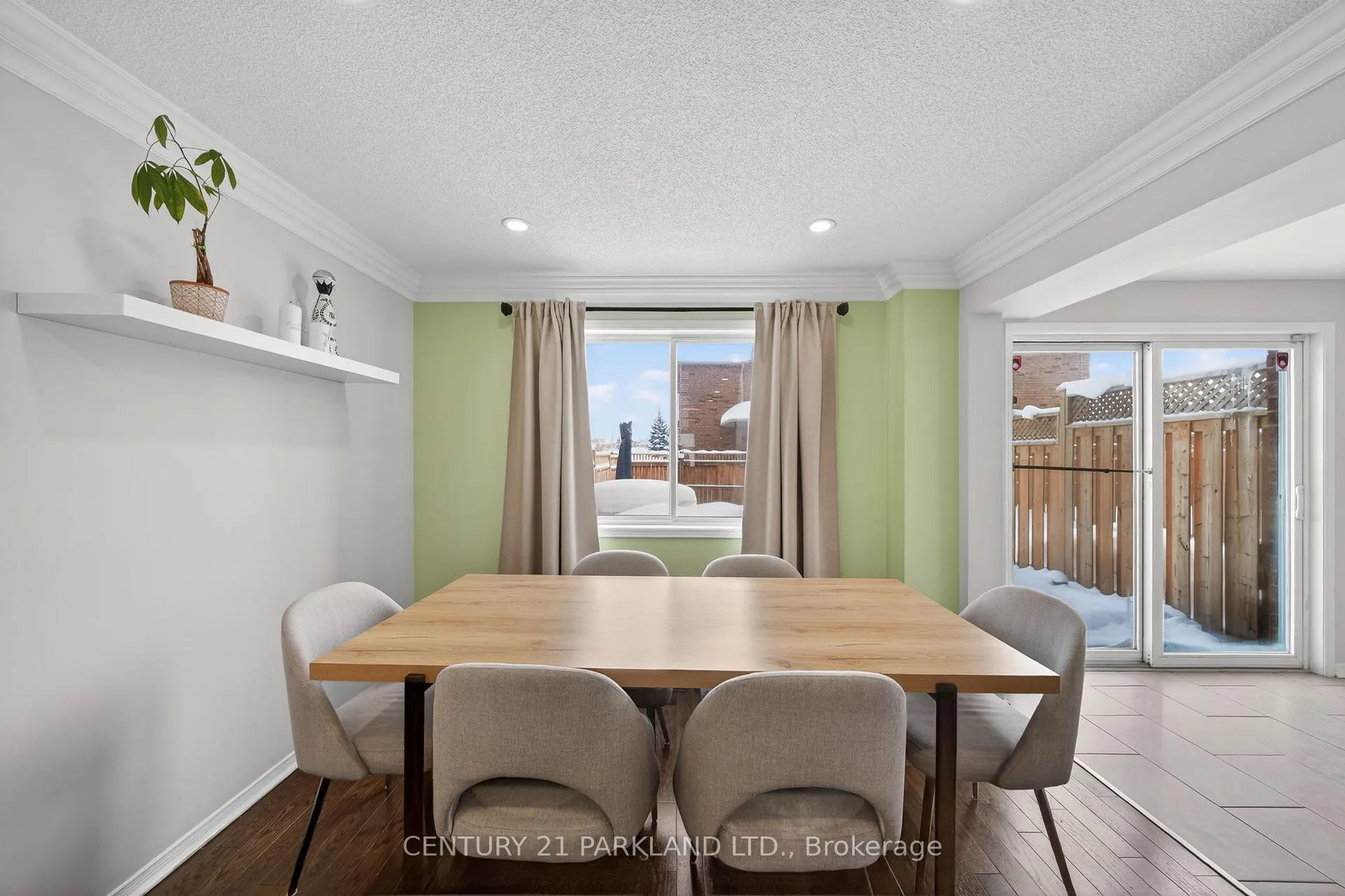 Photo 7 of 3 Majesty Boulevard, Barrie, Innis-Shore — HOMEH