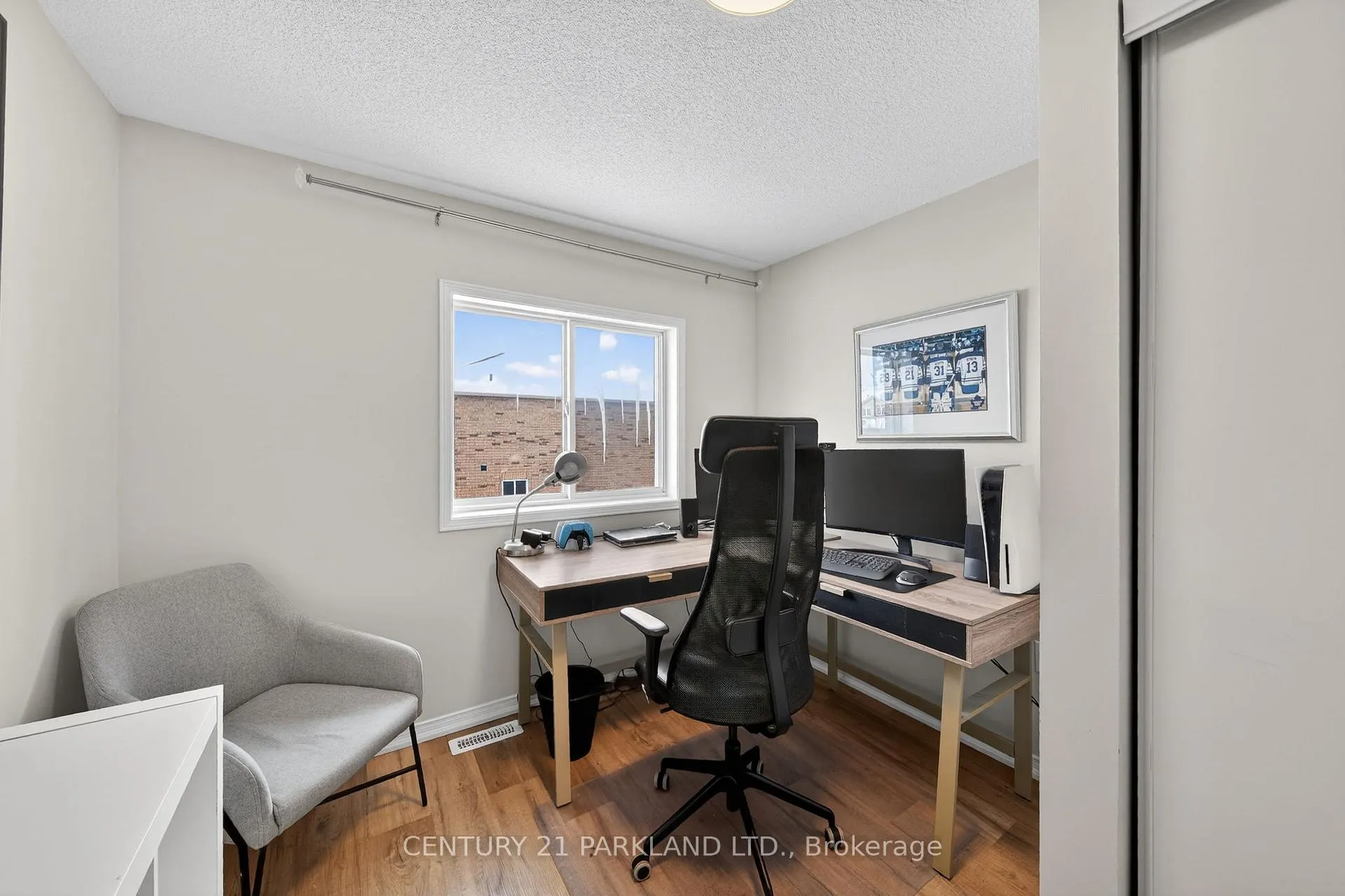 Photo 23 of 3 Majesty Boulevard, Barrie, Innis-Shore — HOMEH