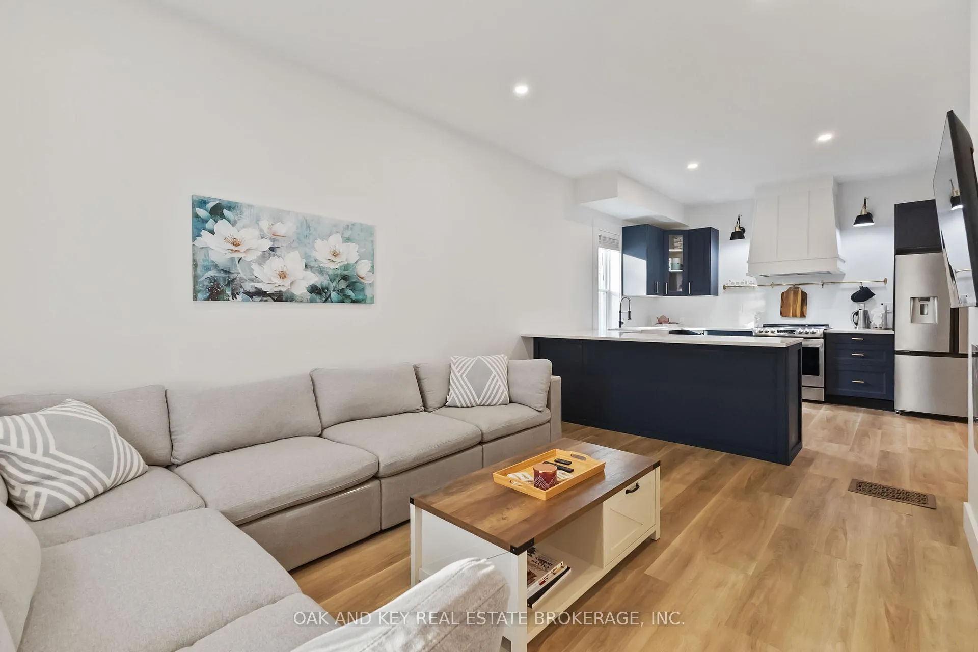 Photo 8 of 181 Wellington Street, St. Thomas — HOMEH