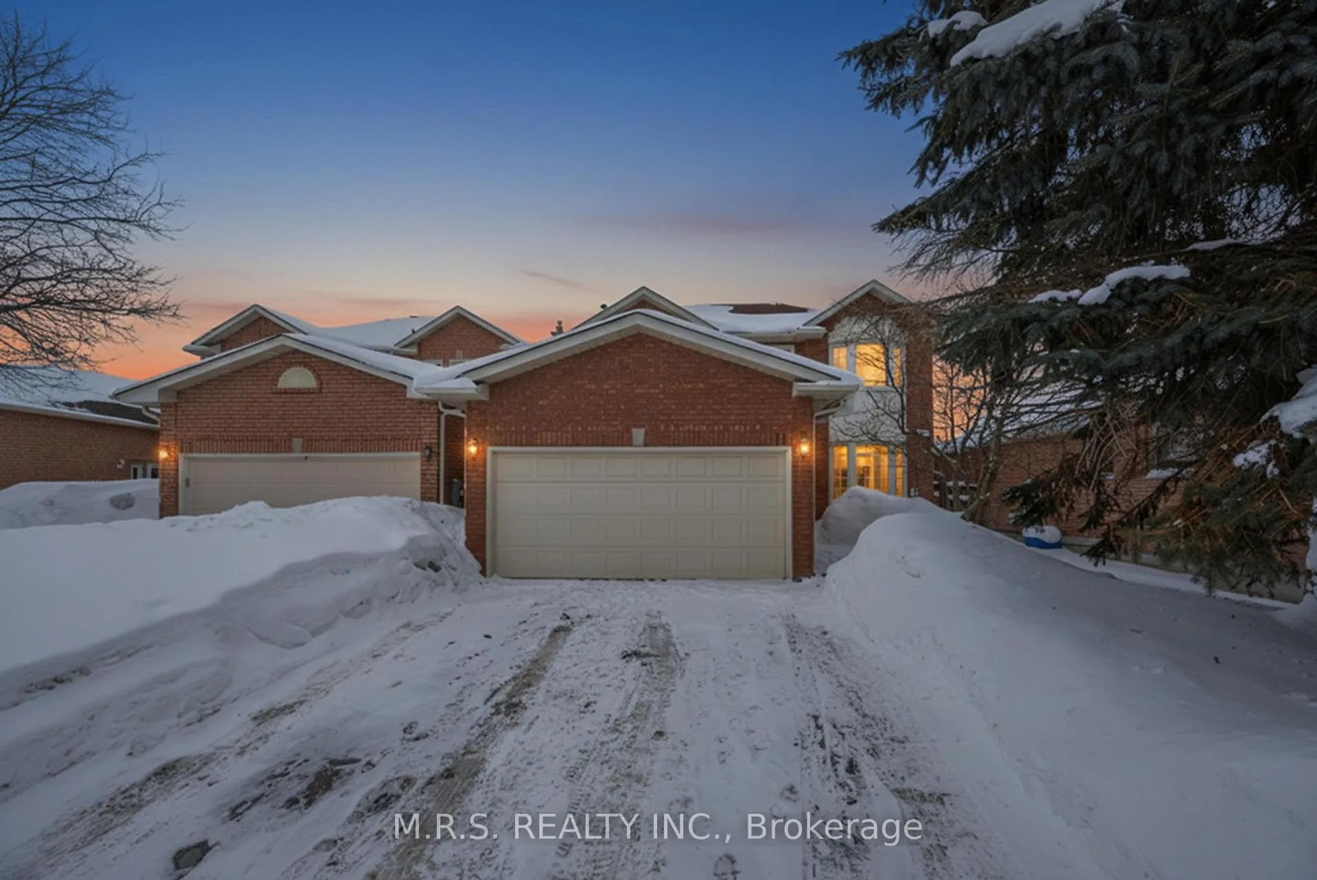 Photo 2 of 11 Barwick Drive, Barrie, West Bayfield — HOMEH