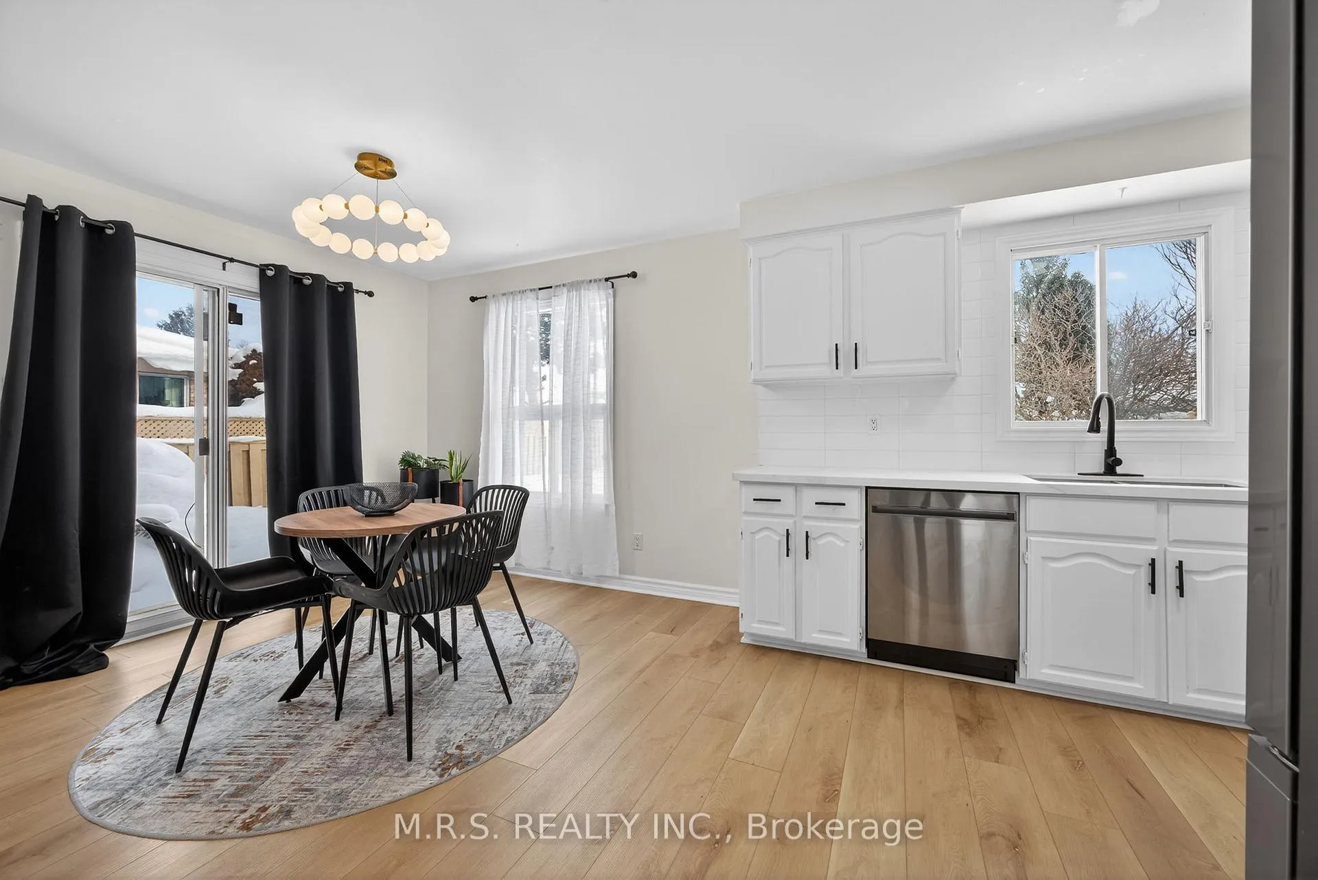 Photo 12 of 11 Barwick Drive, Barrie, West Bayfield — HOMEH