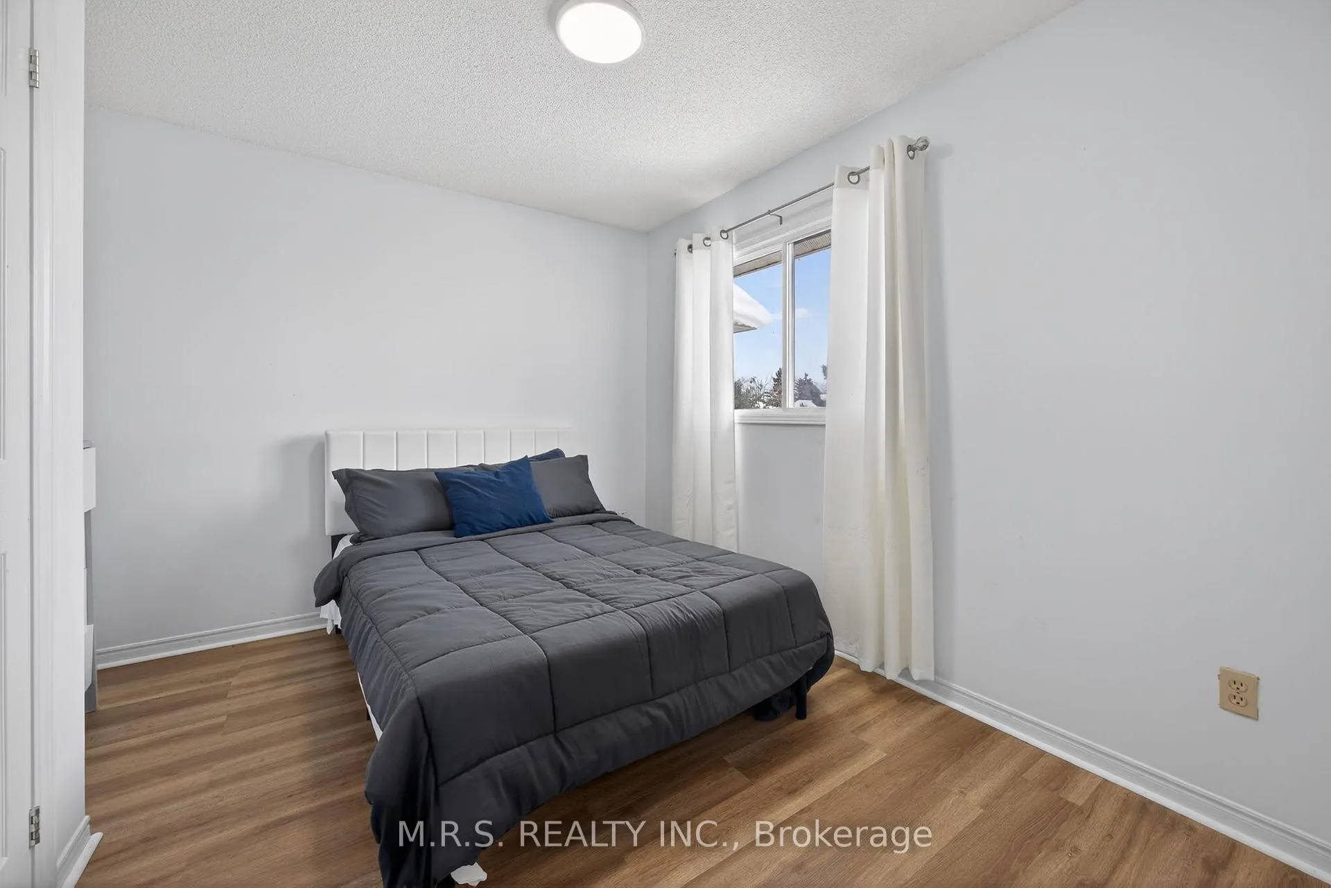 Photo 33 of 11 Barwick Drive, Barrie, West Bayfield — HOMEH