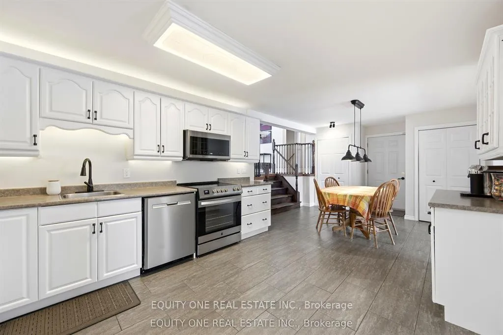 Photo 10 of 17 Savage Drive, Ottawa, Stittsville (Central) — HOMEH