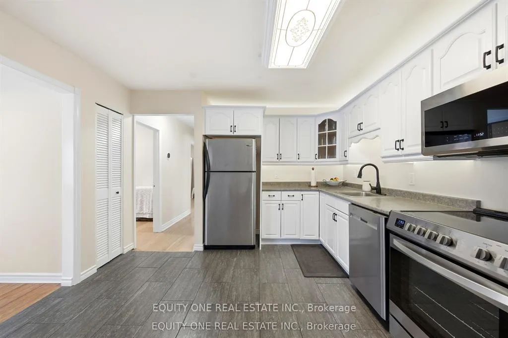 Photo 11 of 17 Savage Drive, Ottawa, Stittsville (Central) — HOMEH