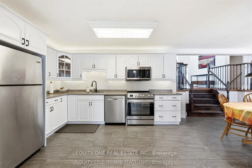 Photo 13 of 17 Savage Drive, Ottawa, Stittsville (Central) — HOMEH