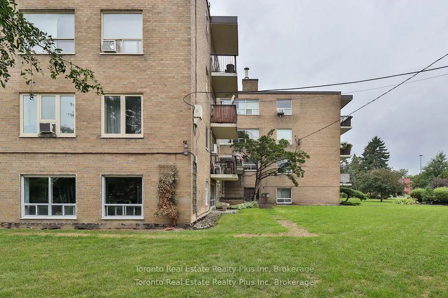 Photo 3 of Unit 303, 55 Neptune Drive, Toronto, Englemount-Lawrence — HOMEH