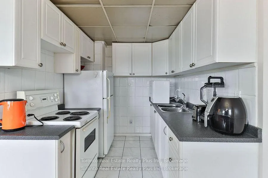 Photo 16 of Unit 303, 55 Neptune Drive, Toronto, Englemount-Lawrence — HOMEH