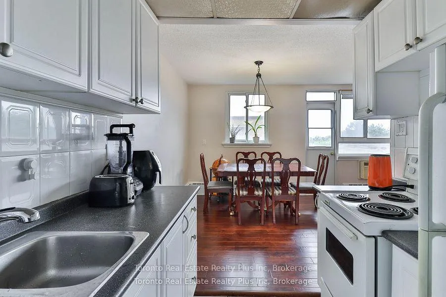 Photo 18 of Unit 303, 55 Neptune Drive, Toronto, Englemount-Lawrence — HOMEH