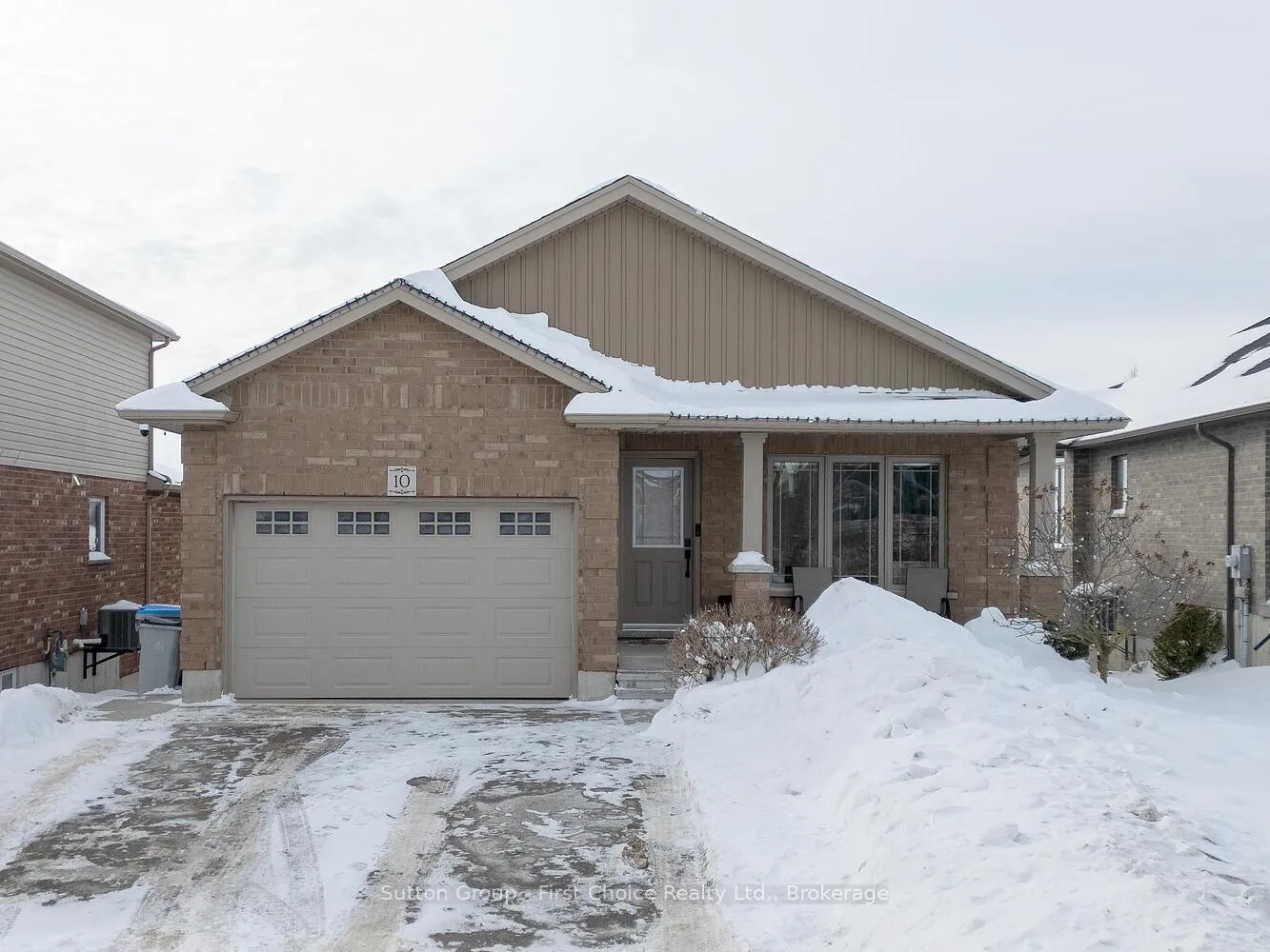 Front of 10 Homefield Court