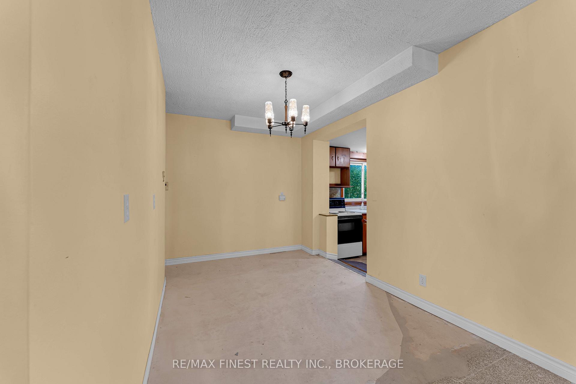 Photo 7 of 85 Holland Crescent, Kingston, Central City West — HOMEH