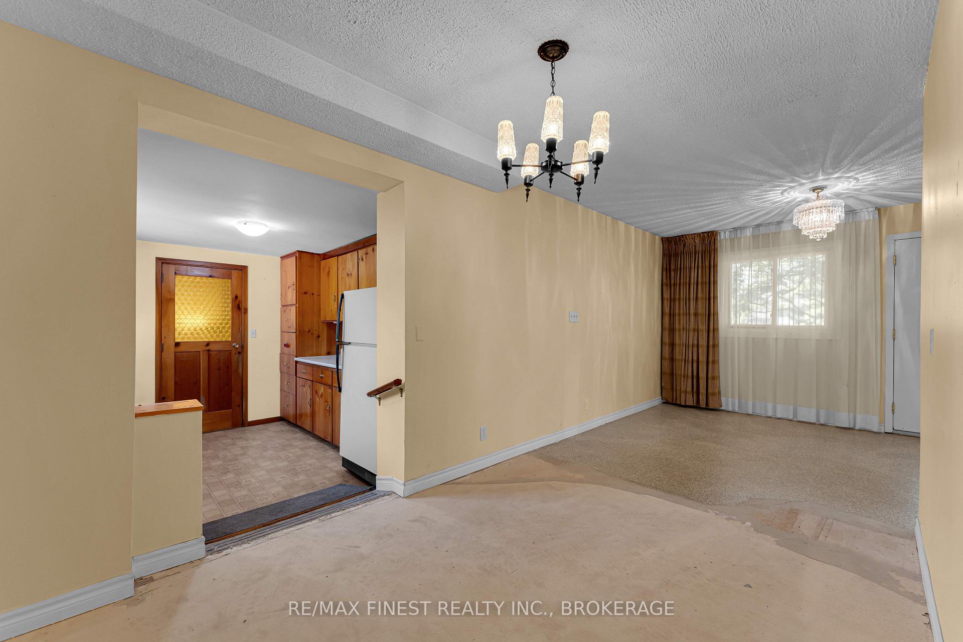 Photo 8 of 85 Holland Crescent, Kingston, Central City West — HOMEH
