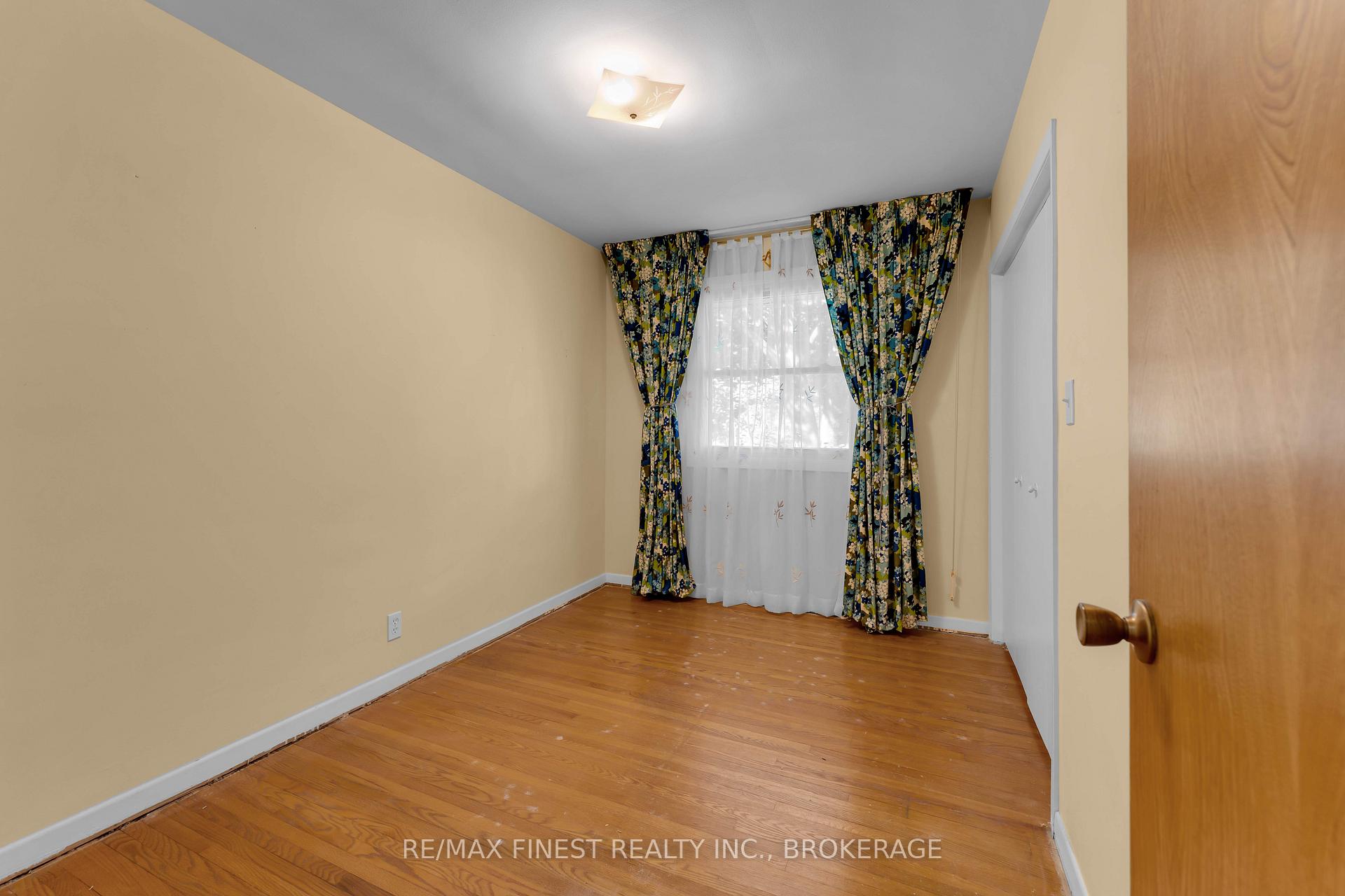 Photo 26 of 85 Holland Crescent, Kingston, Central City West — HOMEH