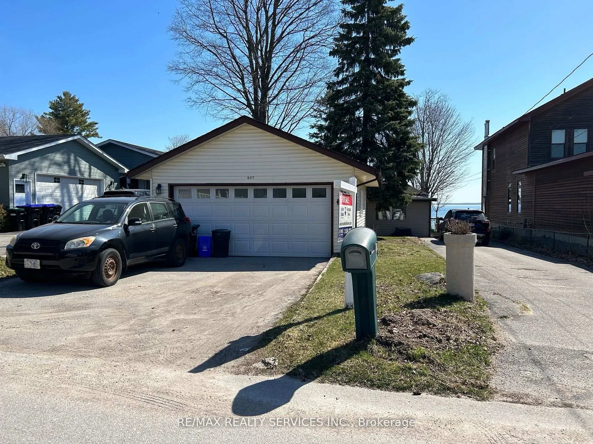 Photo 1 of 907 Adams Road, Innisfil, Alcona — HOMEH