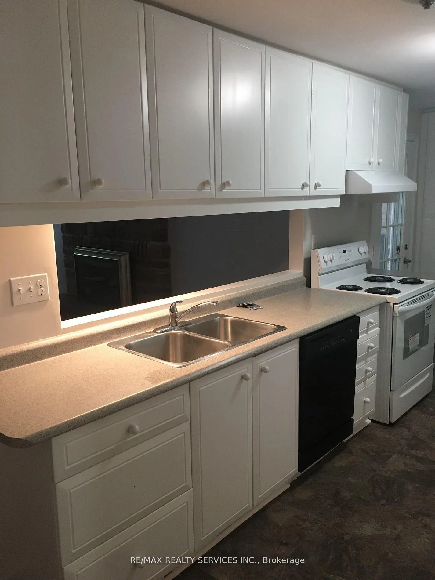 Photo 9 of 907 Adams Road, Innisfil, Alcona — HOMEH