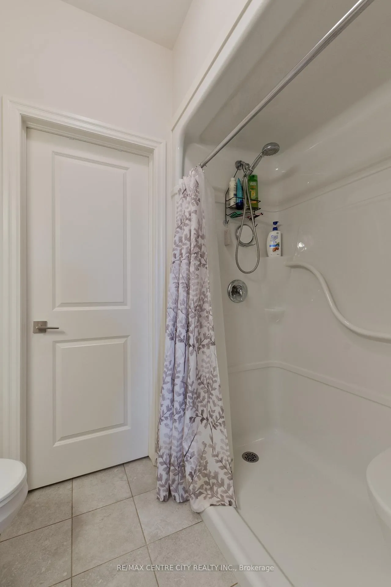 Photo 19 of 24 Renaissance Drive, St. Thomas — HOMEH