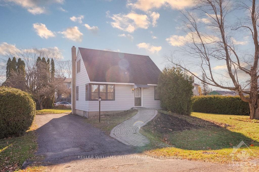 Photo 3 of 64 Tower Road, Ottawa, Meadowlands/St. Claire Gardens — HOMEH