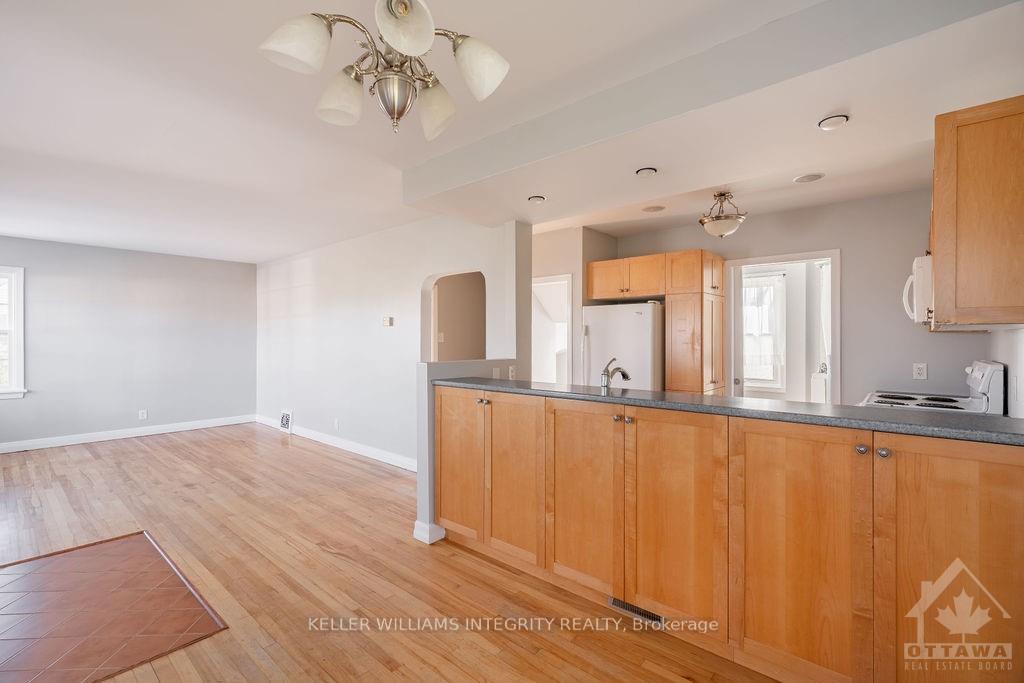 Photo 5 of 64 Tower Road, Ottawa, Meadowlands/St. Claire Gardens — HOMEH