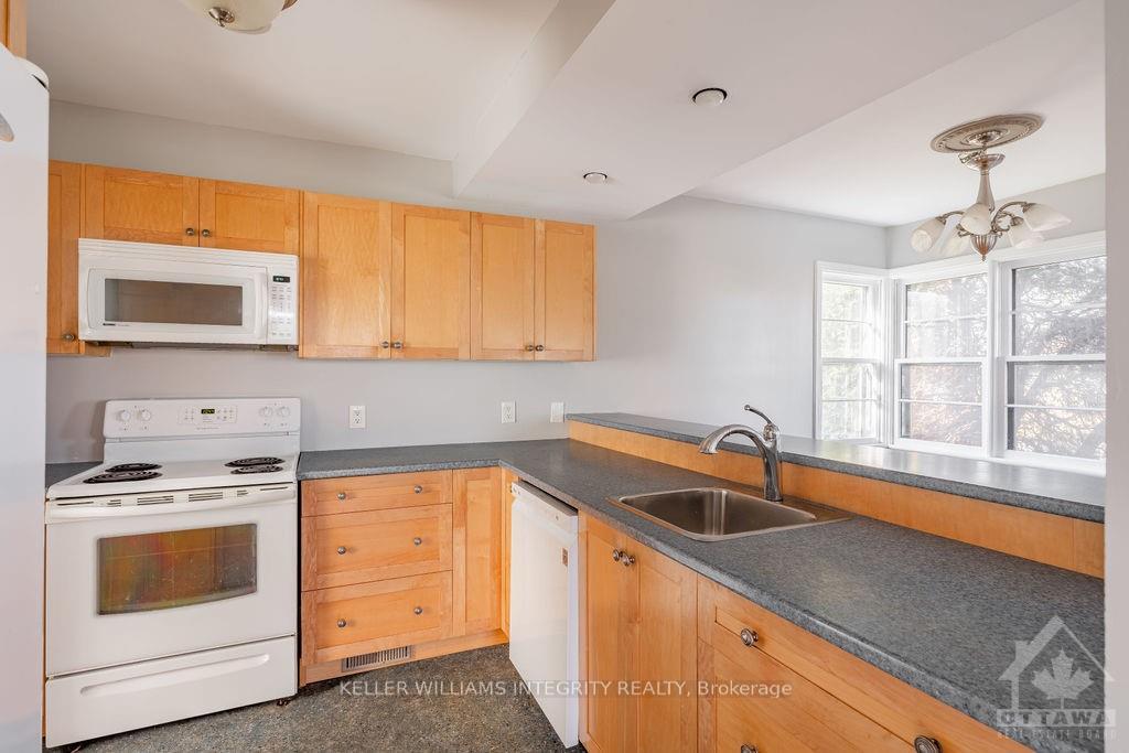 Photo 8 of 64 Tower Road, Ottawa, Meadowlands/St. Claire Gardens — HOMEH