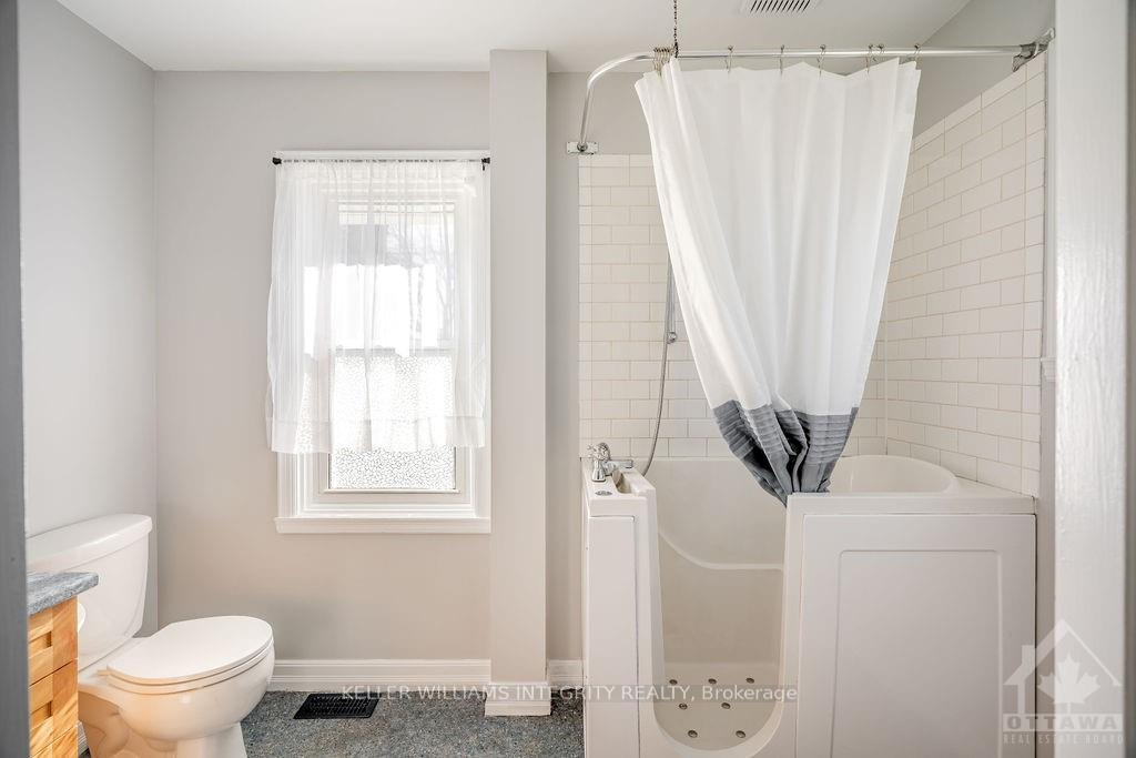 Photo 9 of 64 Tower Road, Ottawa, Meadowlands/St. Claire Gardens — HOMEH