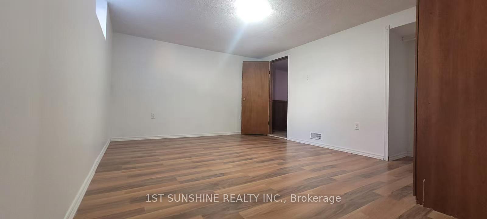 Photo 3 of Unit 8, 8 Frances Avenue, Hamilton, Lakeshore — HOMEH