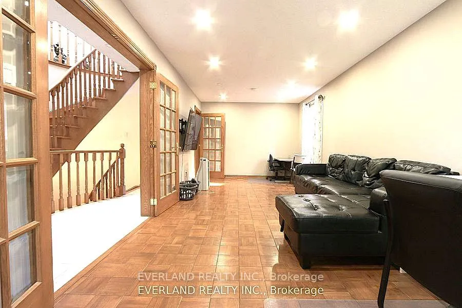 Photo 8 of 87 Kyla Crescent, Markham, Milliken Mills East — HOMEH