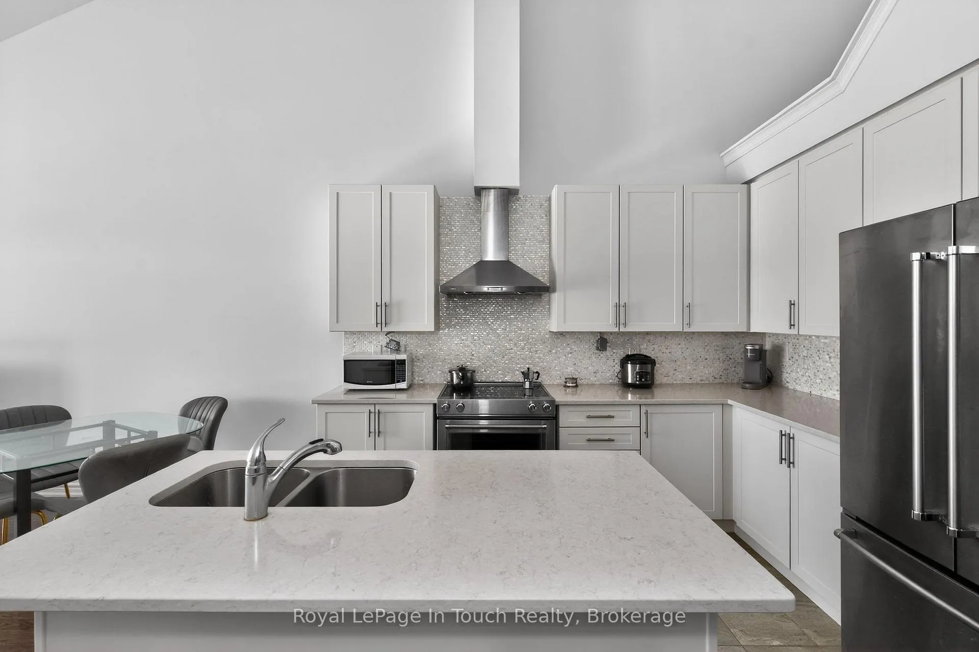 Photo 10 of 635 Bayport Boulevard, Midland — HOMEH