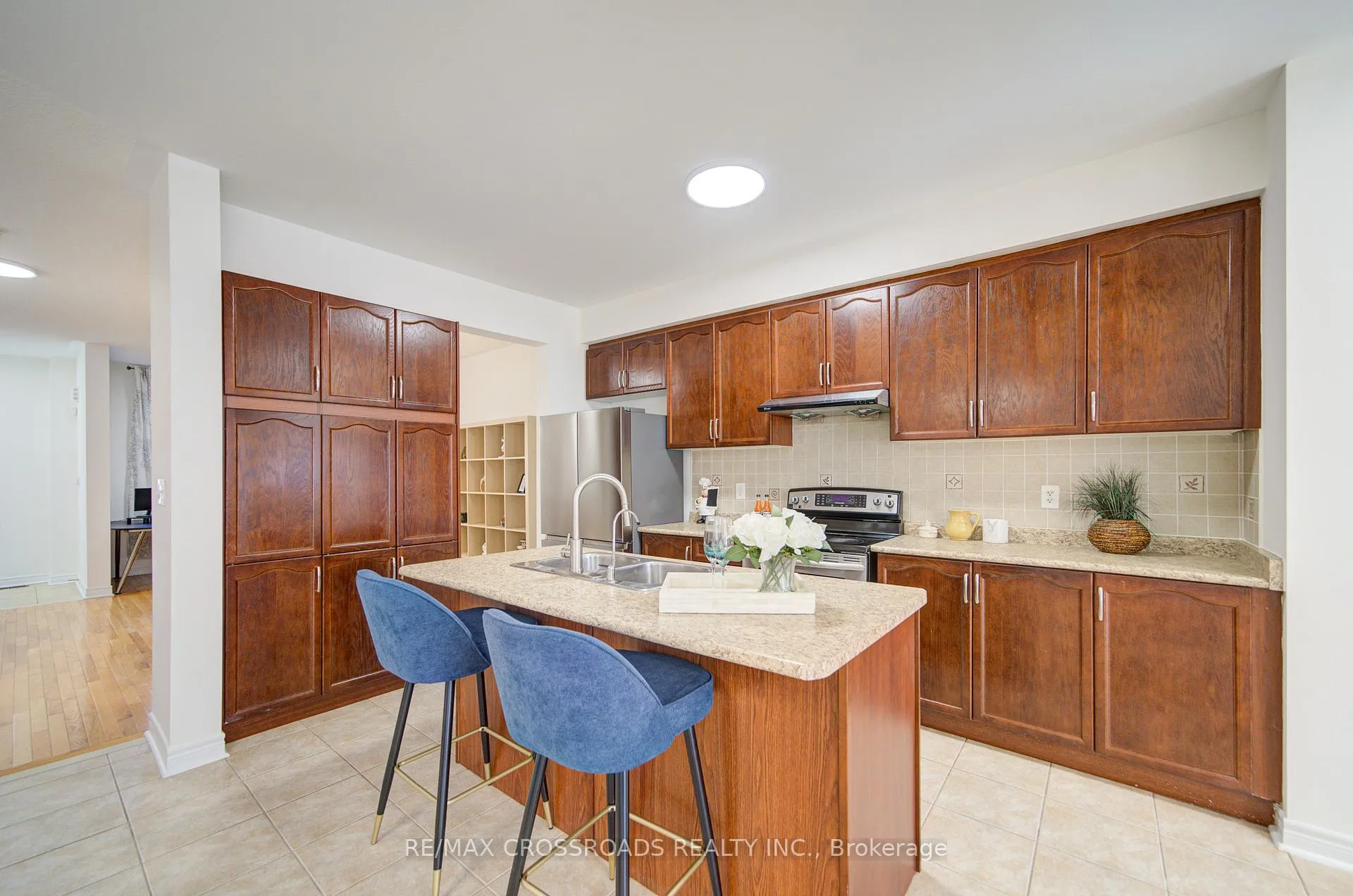 Photo 7 of 85 Shady Oaks Avenue, Markham, Cornell — HOMEH