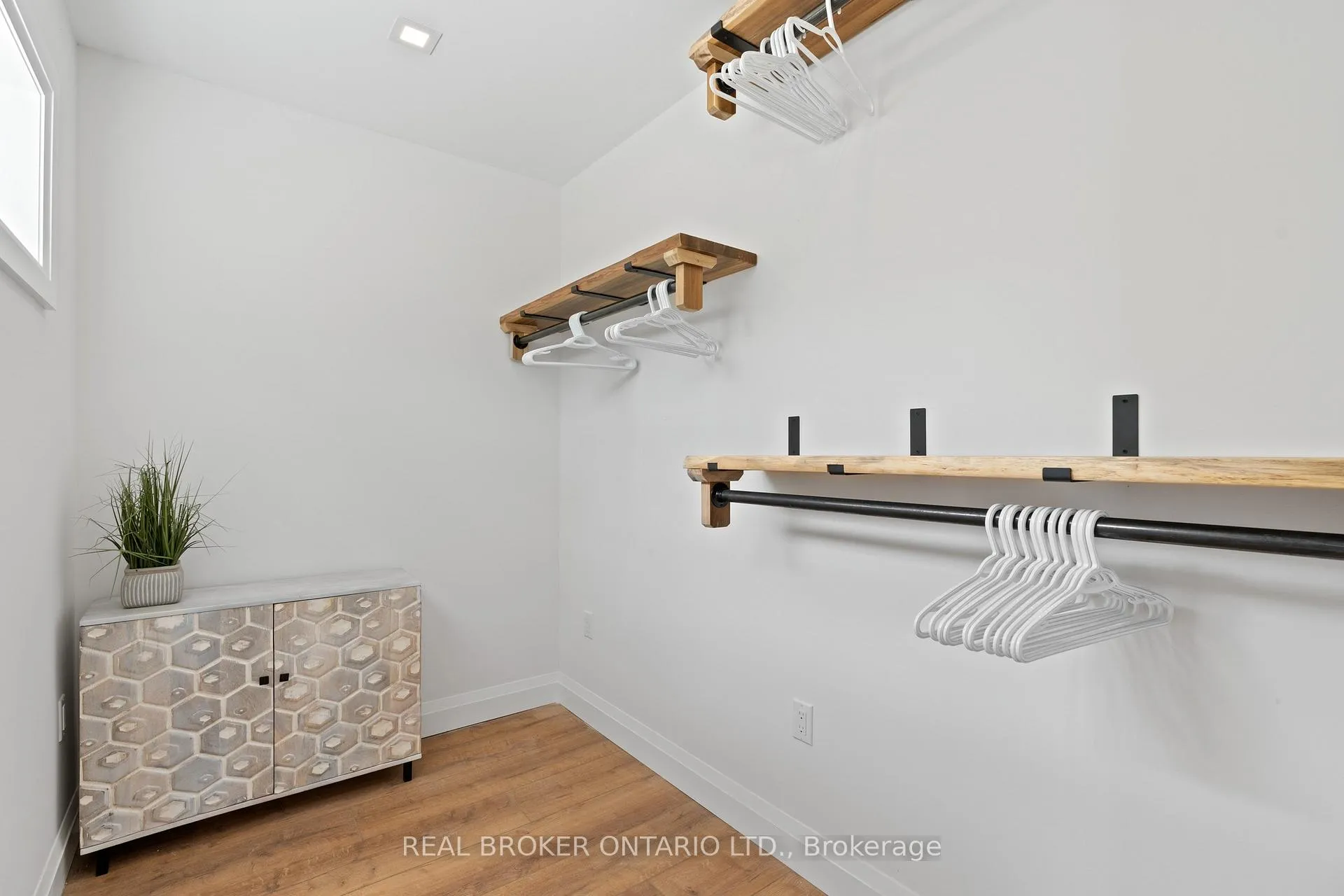 Photo 15 of 31 Hemlock Avenue, Tay, Waubaushene — HOMEH