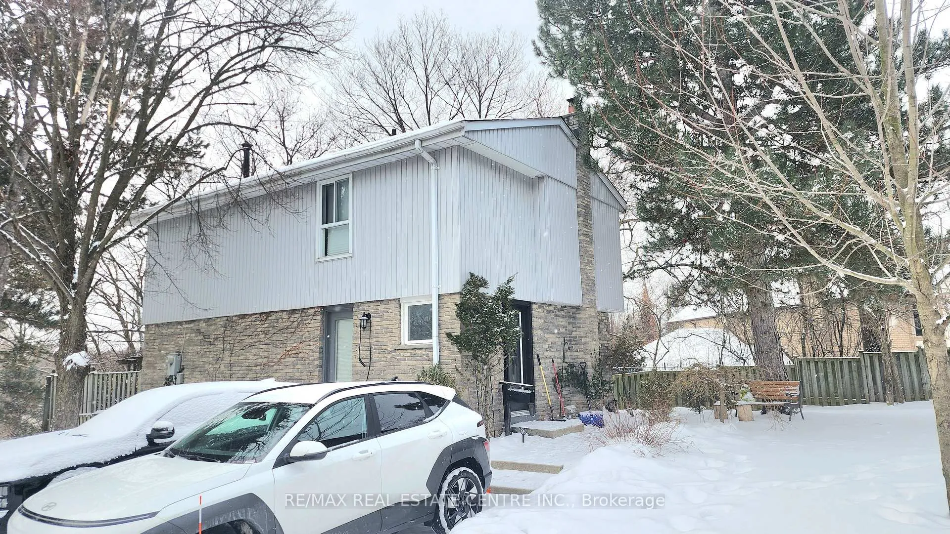 Front of Unit 17, 59 Kenninghall Boulevard