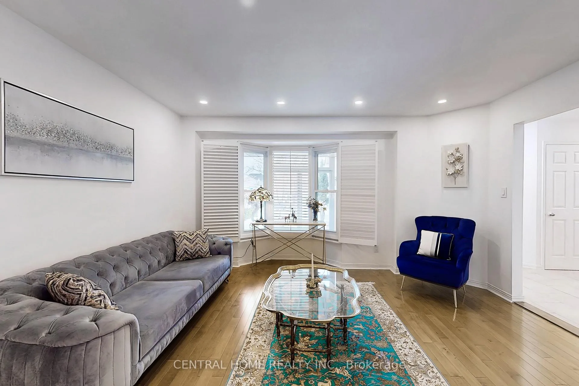 Photo 9 of 23 Heatherton Way, Vaughan, Crestwood-Springfarm-Yorkhill — HOMEH