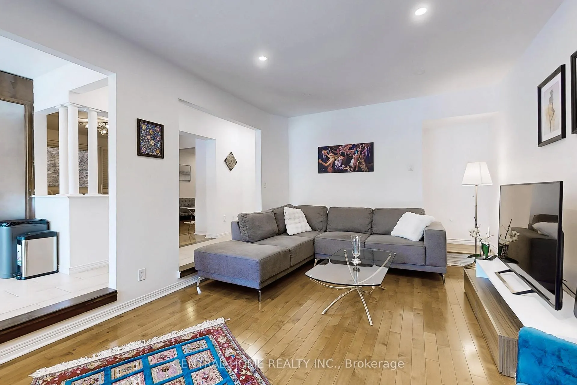Photo 12 of 23 Heatherton Way, Vaughan, Crestwood-Springfarm-Yorkhill — HOMEH