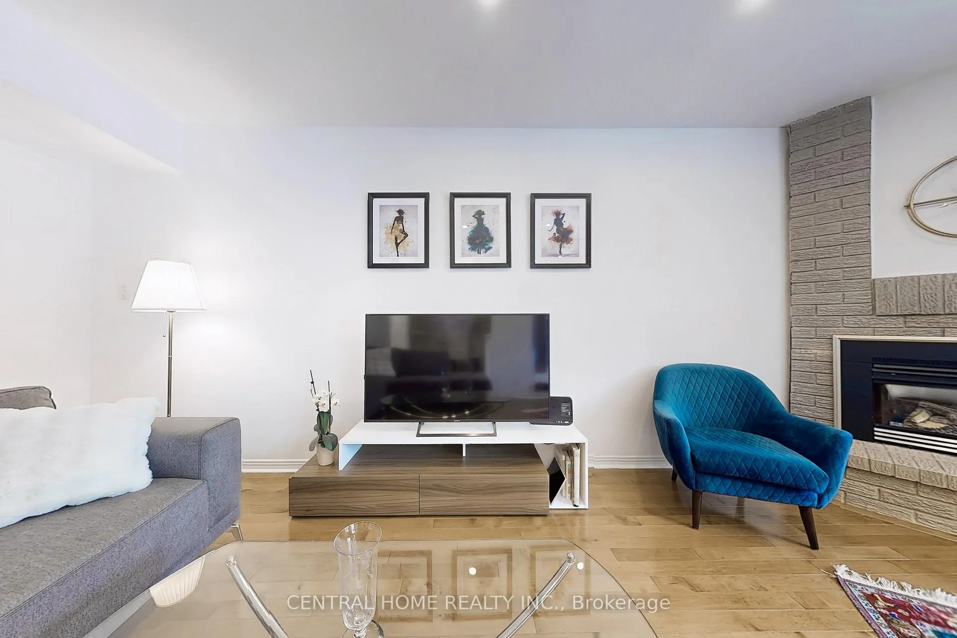 Photo 14 of 23 Heatherton Way, Vaughan, Crestwood-Springfarm-Yorkhill — HOMEH