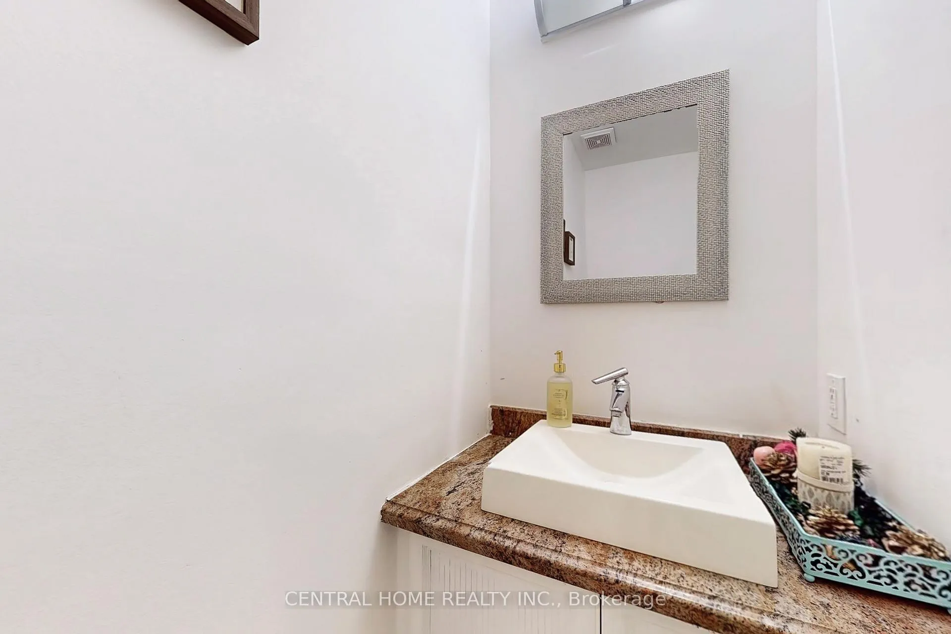 Photo 18 of 23 Heatherton Way, Vaughan, Crestwood-Springfarm-Yorkhill — HOMEH