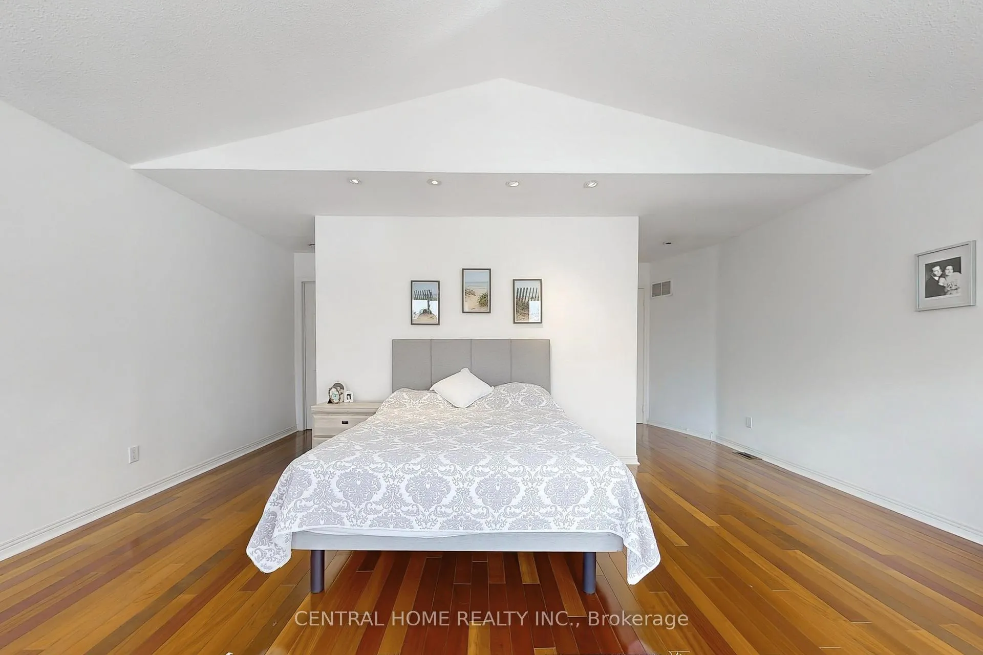 Photo 24 of 23 Heatherton Way, Vaughan, Crestwood-Springfarm-Yorkhill — HOMEH