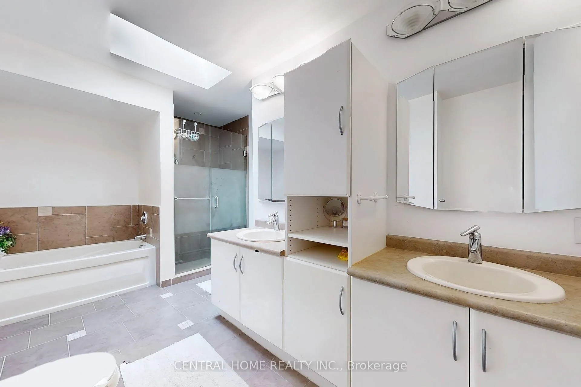Photo 27 of 23 Heatherton Way, Vaughan, Crestwood-Springfarm-Yorkhill — HOMEH