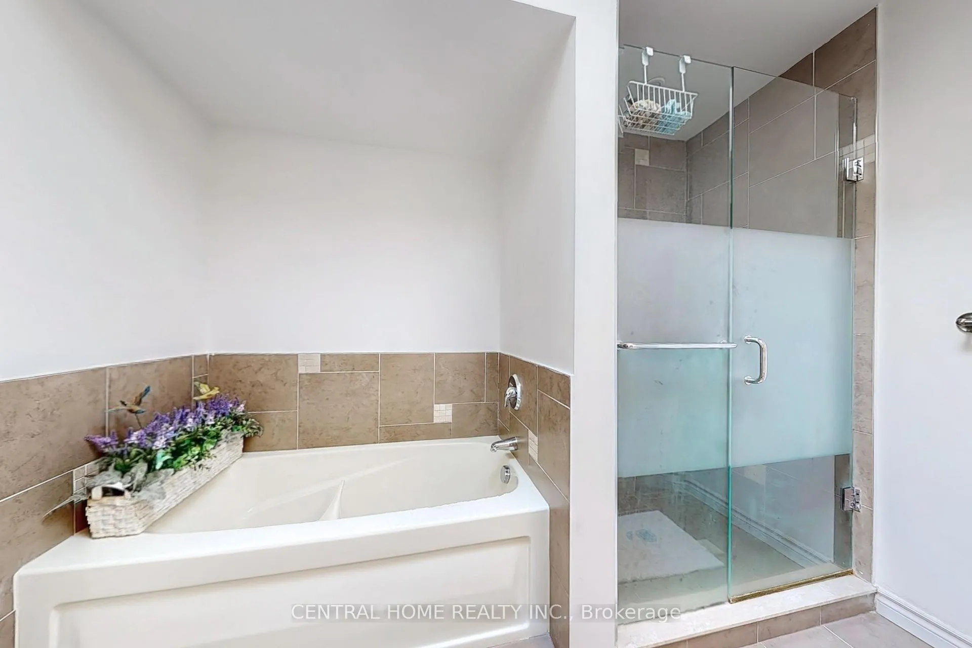 Photo 29 of 23 Heatherton Way, Vaughan, Crestwood-Springfarm-Yorkhill — HOMEH