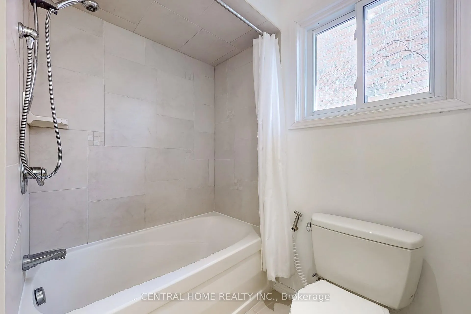 Photo 39 of 23 Heatherton Way, Vaughan, Crestwood-Springfarm-Yorkhill — HOMEH