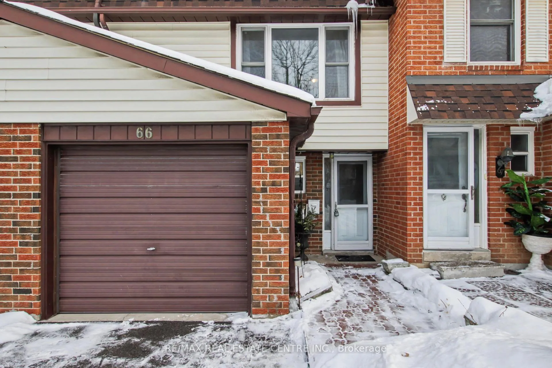Photo 3 of Unit 66, 371 Bronte Street S, Milton, Old Milton — HOMEH