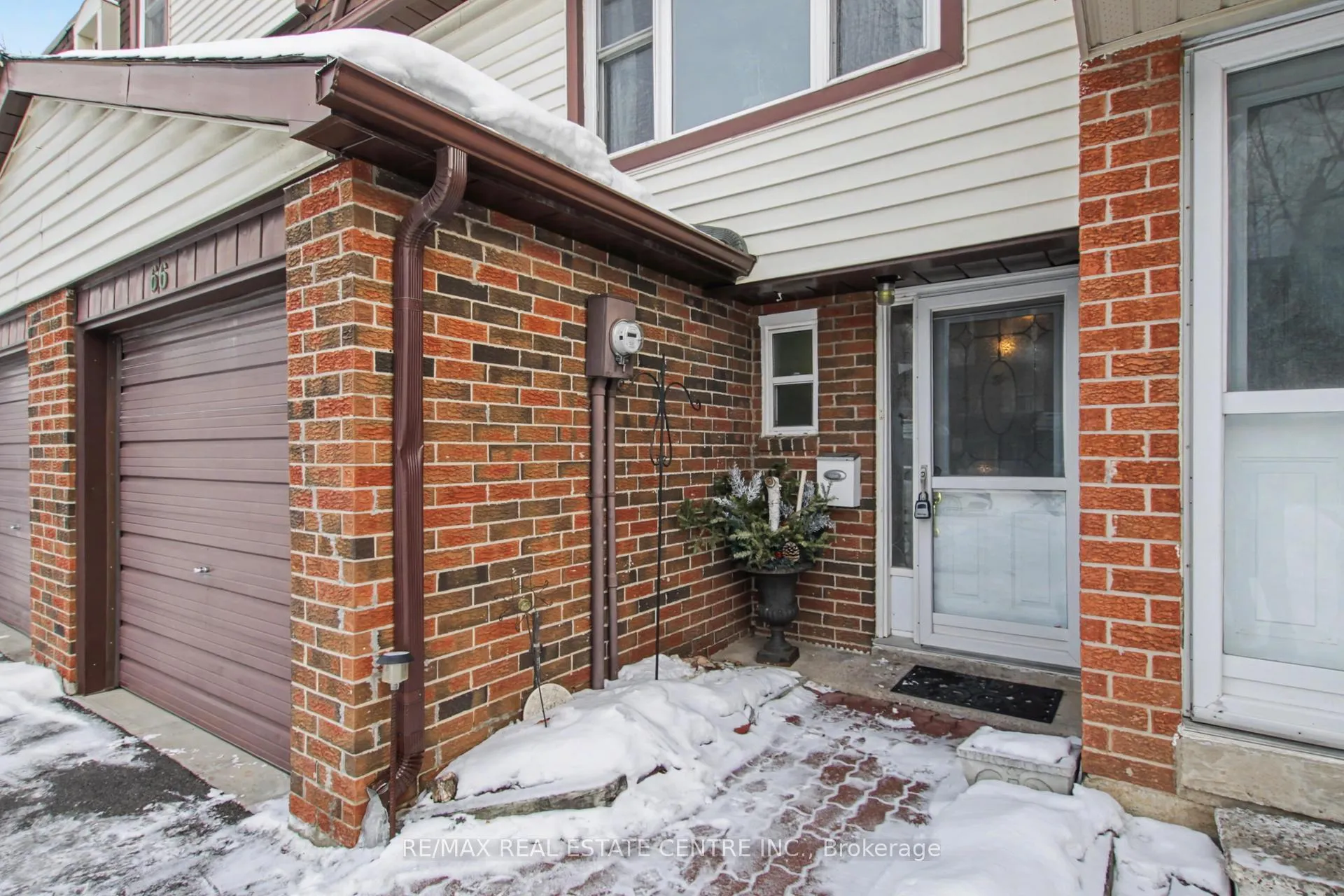 Photo 4 of Unit 66, 371 Bronte Street S, Milton, Old Milton — HOMEH