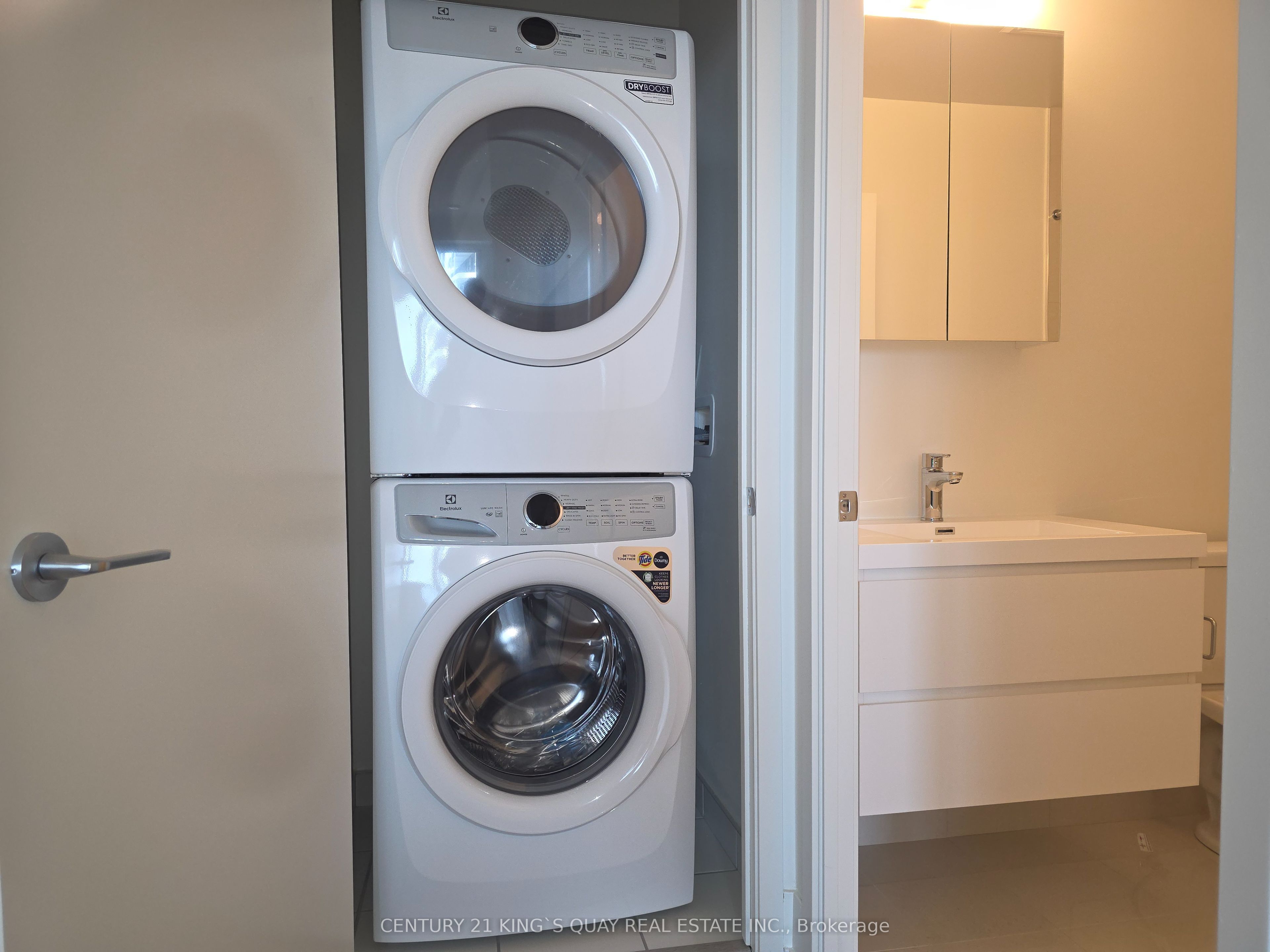 Photo 10 of Unit 2103, 38 Andre De Grasse Street, Markham, Unionville — HOMEH