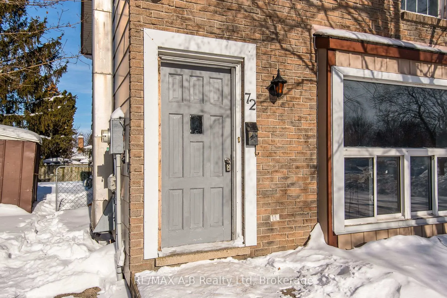 Photo 3 of 72 Crehan Crescent, Stratford — HOMEH