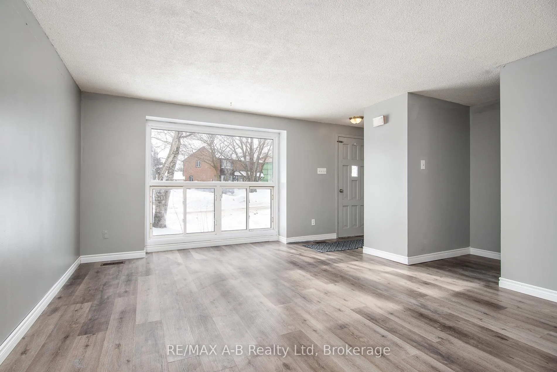 Photo 12 of 72 Crehan Crescent, Stratford — HOMEH