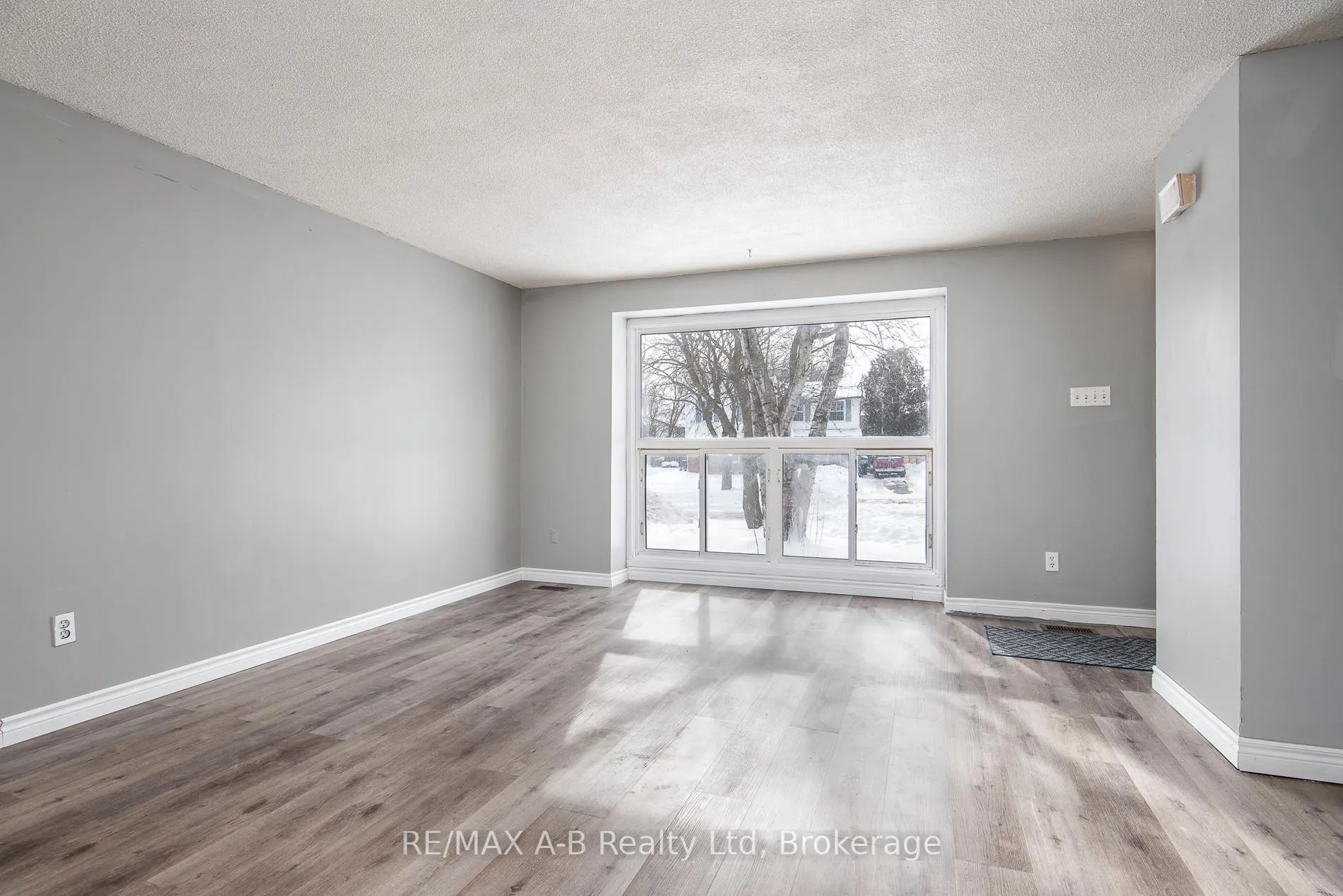 Photo 15 of 72 Crehan Crescent, Stratford — HOMEH