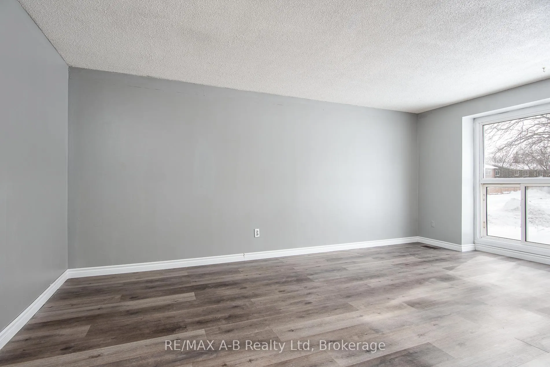 Photo 16 of 72 Crehan Crescent, Stratford — HOMEH